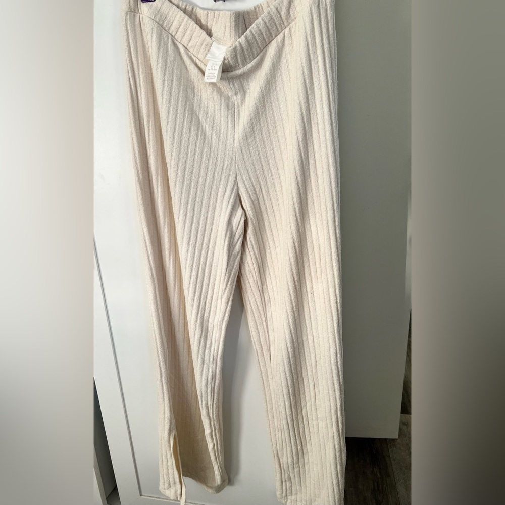 H&M comfort fine rib knit solid cream open flared seam leg lounge pants Sz L
